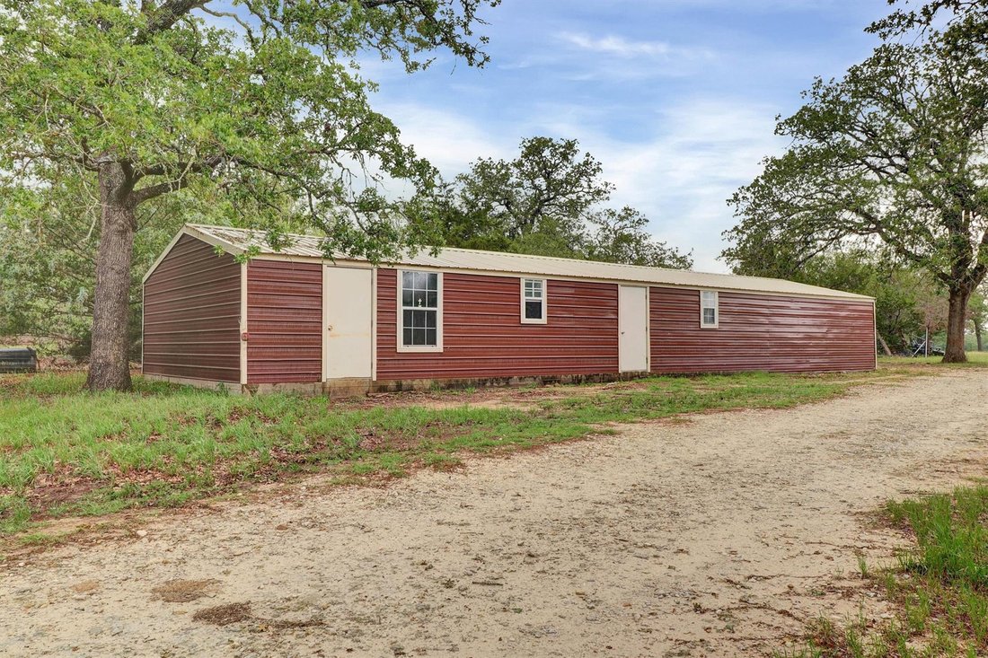 House in Smithville, Texas, United States 5 - 16590946