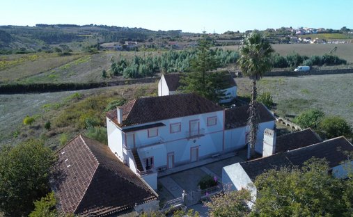Townhouse in Carnota, Lisbon, Portugal 1