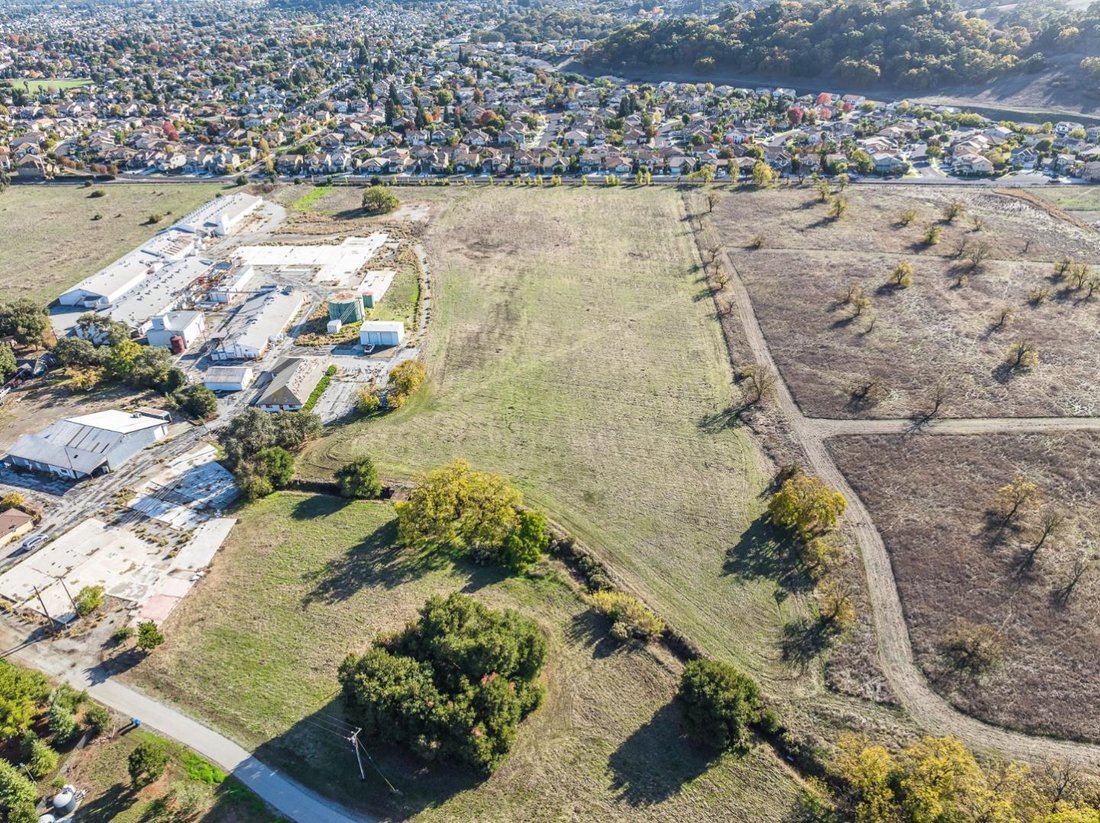 Land in Gilroy, California, United States 5 - 16606073