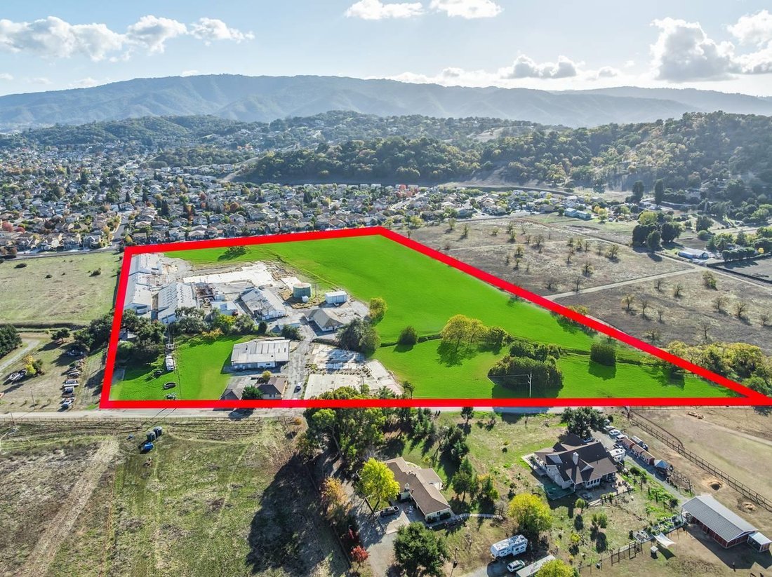 Land in Gilroy, California, United States 2 - 16606073
