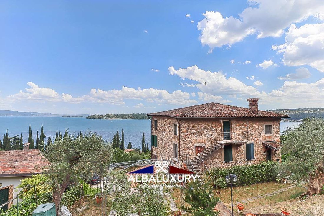 Villa in Salo, Lombardy, Italy 1 - 16605962