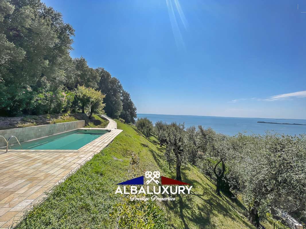 Villa in Gardone Riviera, Lombardy, Italy 2 - 16605967