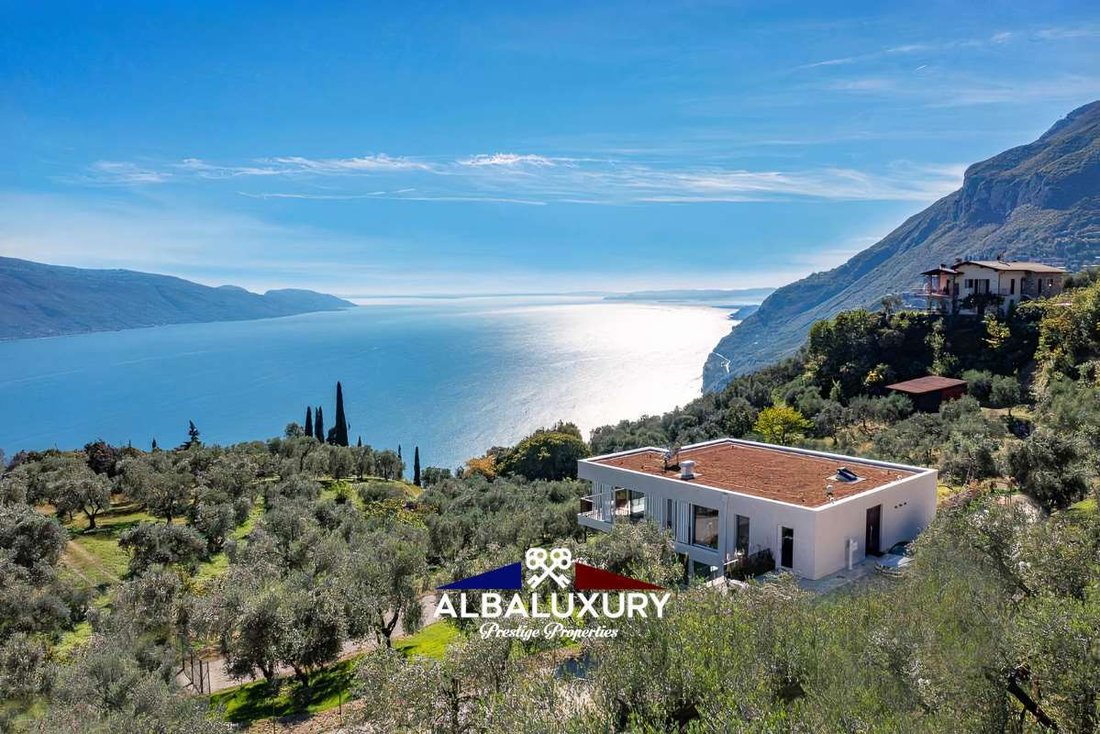 Villa in Tremosine sul Garda, Lombardy, Italy 1 - 16605961