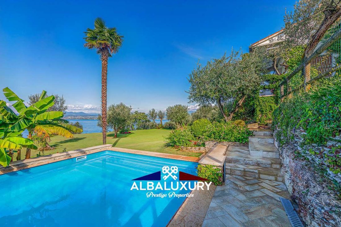 Villa in Center, Sirmione, Lombardy 3 - 16605964