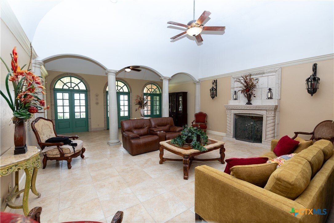 House in Yoakum, Texas, United States 5 - 16584623
