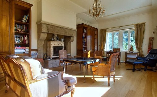 An Incredible Real Estate Asset Overlooking The Ria.