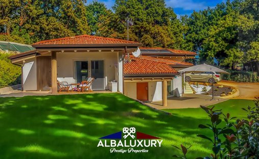 Villa in Hill Zone, Padenghe sul Garda, Lombardy 1