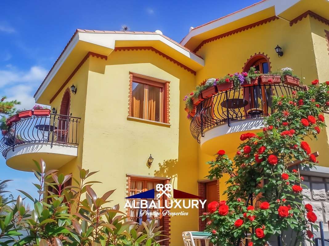Villa in Bordighera, Liguria, Italy 2 - 16605971