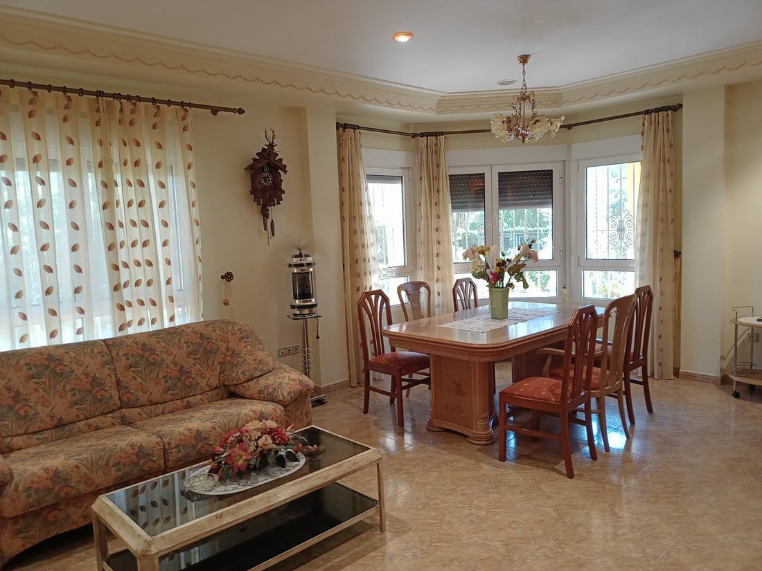 Villa in Elx / Elche, Valencian Community, Spain 2 - 16582602