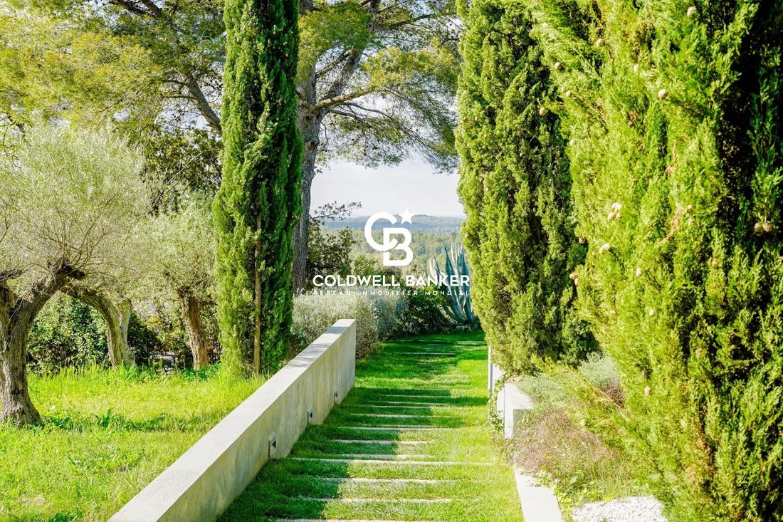Estate in Flayosc, Provence-Alpes-Côte d'Azur, France 1 - 16582594