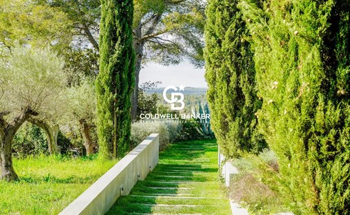 Estate in Flayosc, Provence-Alpes-Côte d'Azur, France 1