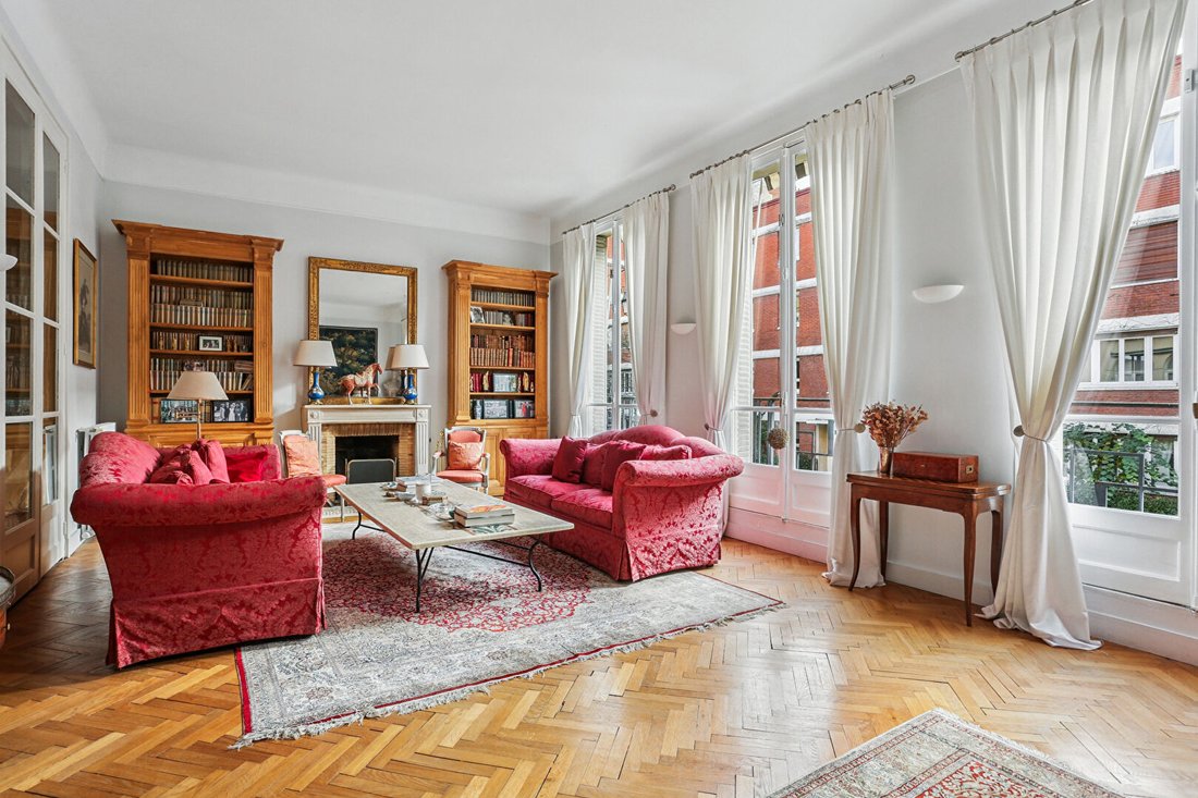 Townhouse in La Plaine des Sablons, Neuilly-sur-Seine, France 2 - 16582316