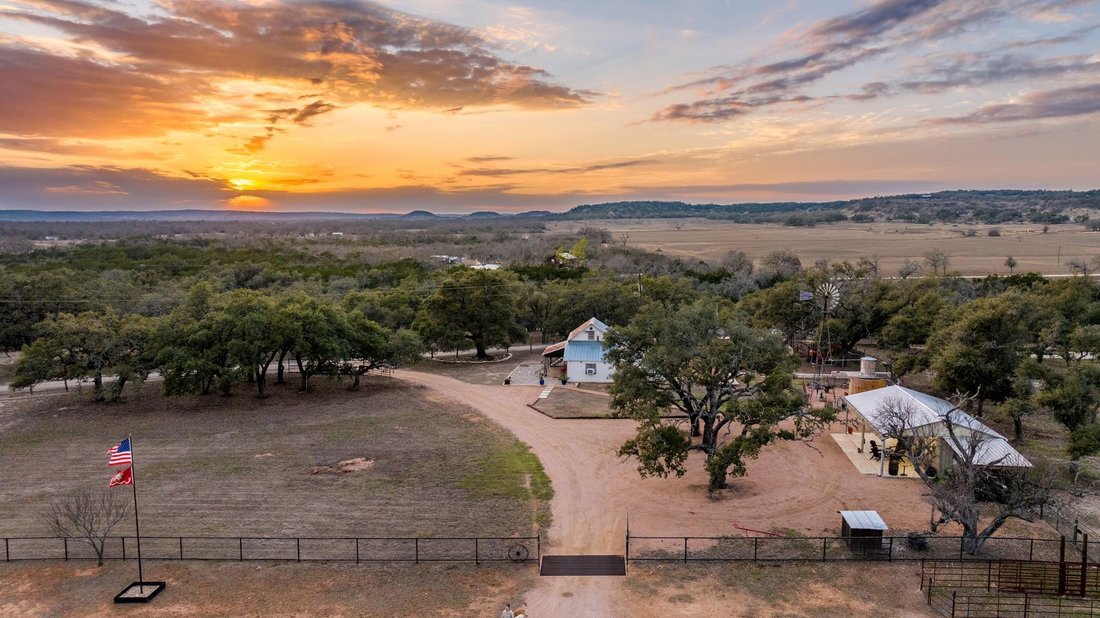 House in Fredericksburg, Texas, United States 2 - 16589079