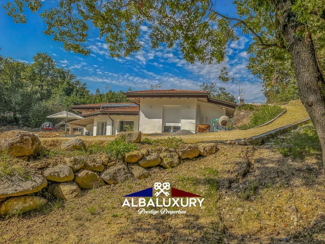 Villa in Hill Zone, Padenghe sul Garda, Lombardy 4 - 16605965