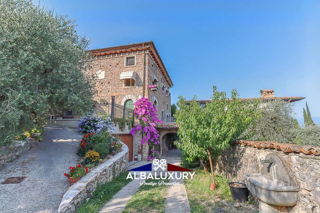 Villa in Salo, Lombardy, Italy 3 - 16605962