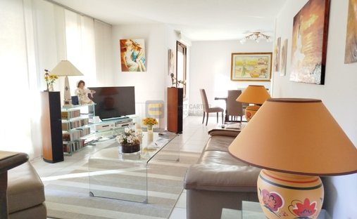 Castle for Sale in Saint-Julien-en-Genevois, Auvergne-Rhône-Alpes, France