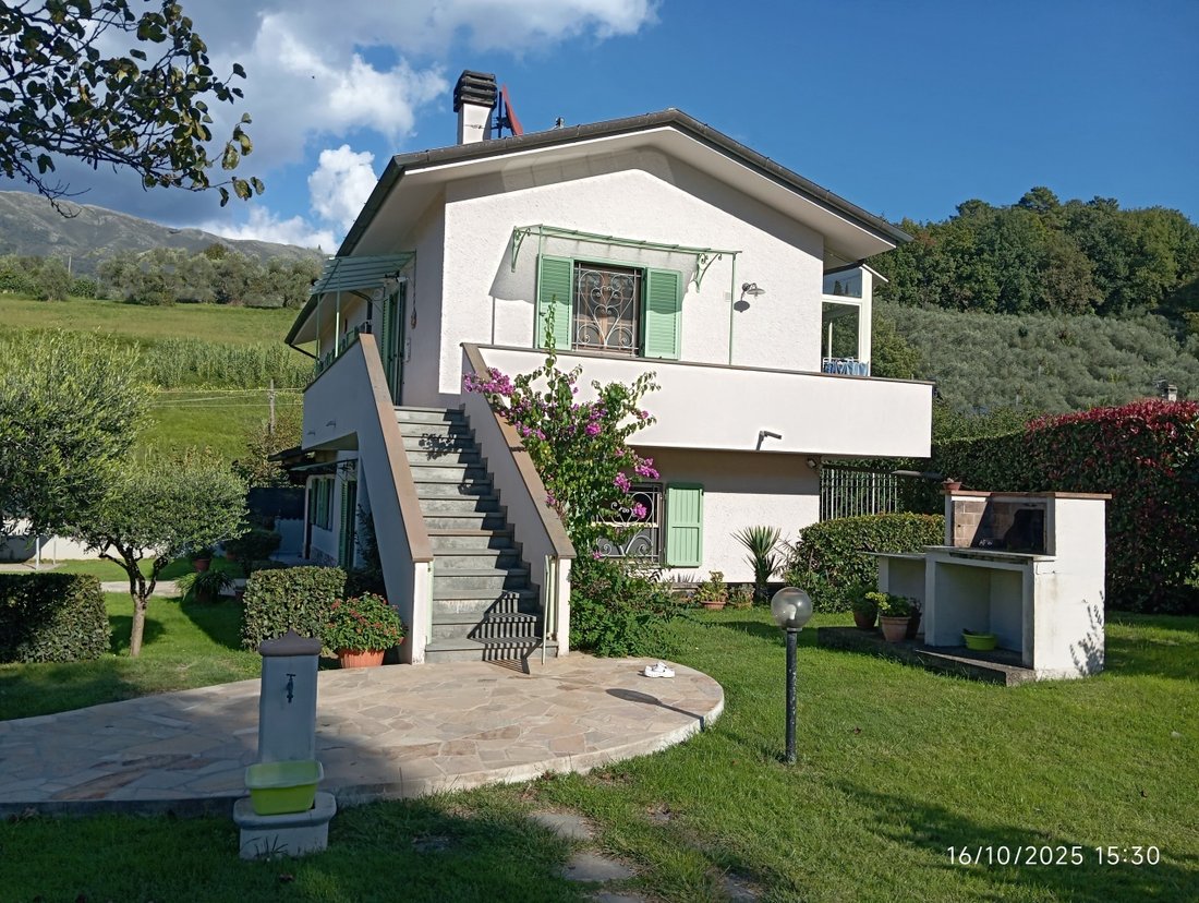 Villa in Camaiore, Tuscany, Italy 4 - 16582615
