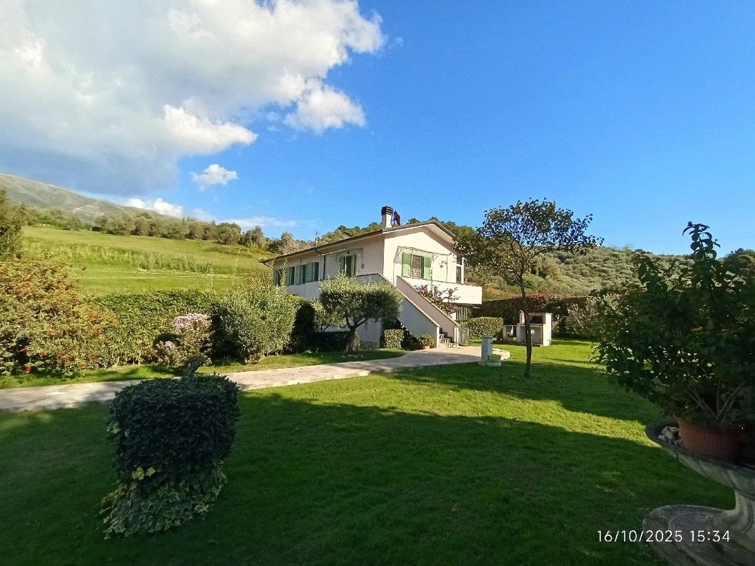 Villa in Camaiore, Tuscany, Italy 2 - 16582615