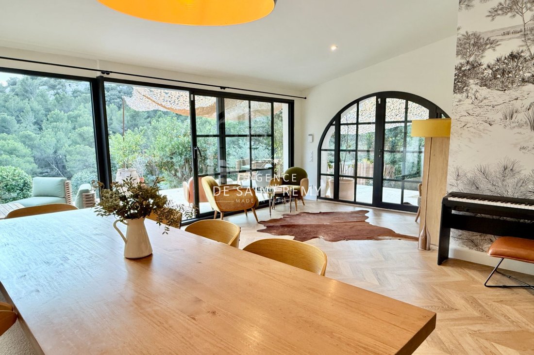 Villa in Les Baux-de-Provence, Provence-Alpes-Côte d'Azur, France 2 - 16602826