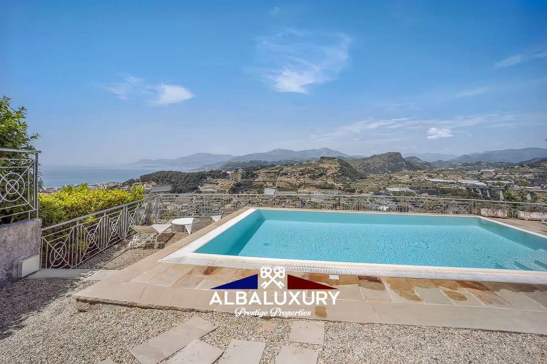 Villa in Bordighera, Liguria, Italy 3 - 16605971