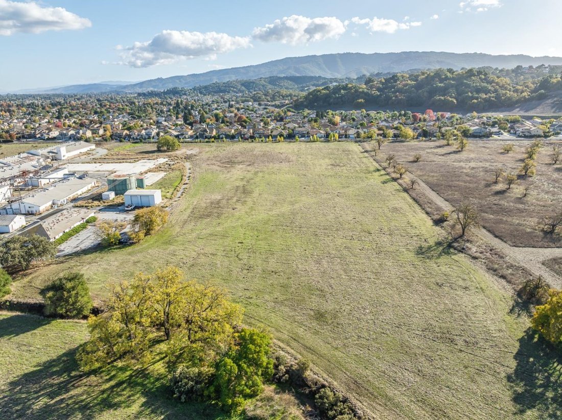 Land in Gilroy, California, United States 3 - 16606073