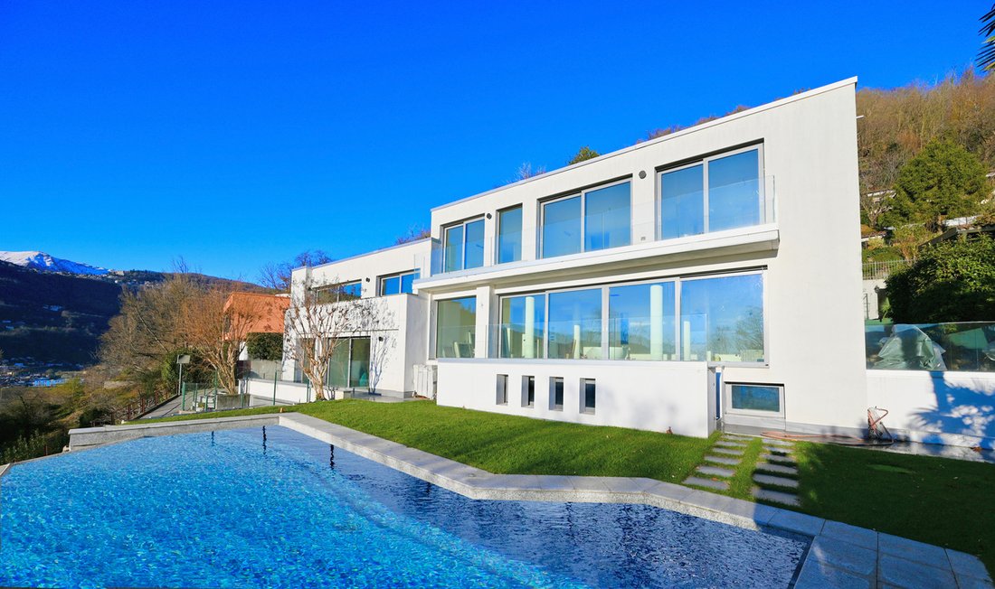 Modern Luxury Villa With Lake View And Pool For Sale In Muzzano