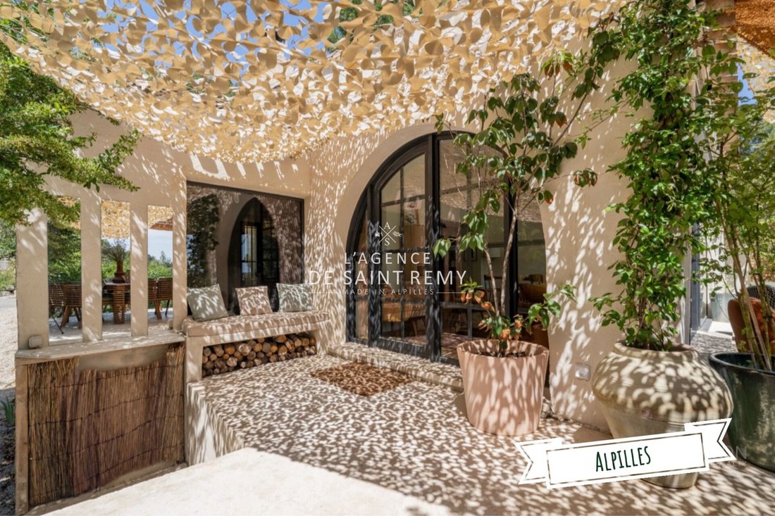Villa in Les Baux-de-Provence, Provence-Alpes-Côte d'Azur, France 3 - 16602826