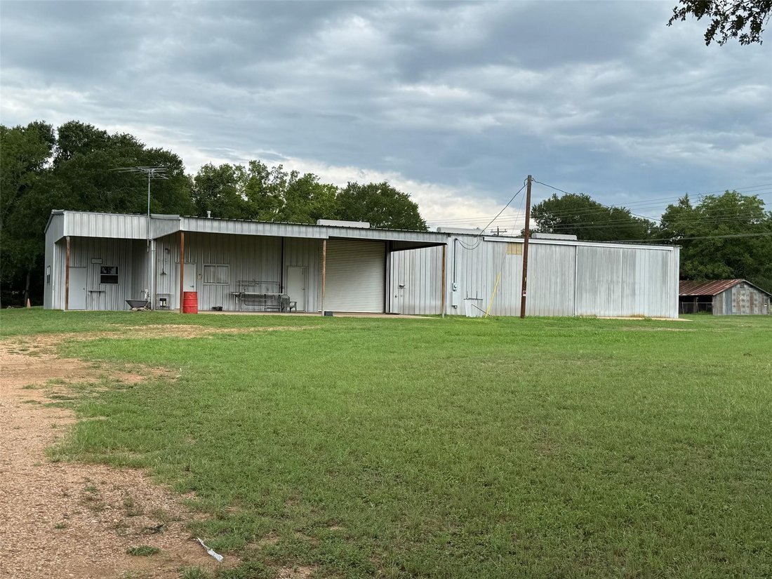 House in Bastrop, Texas, United States 1 - 16589135