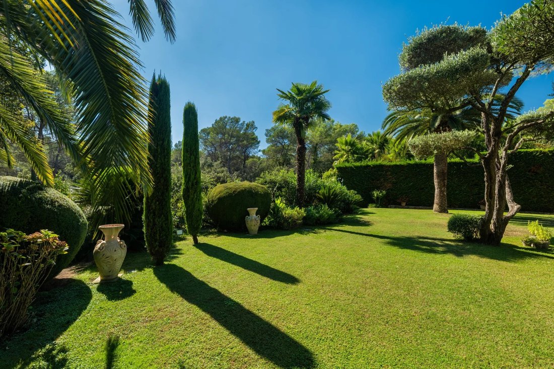 Villa in Mougins, Provence-Alpes-Côte d'Azur, France 4 - 16582063