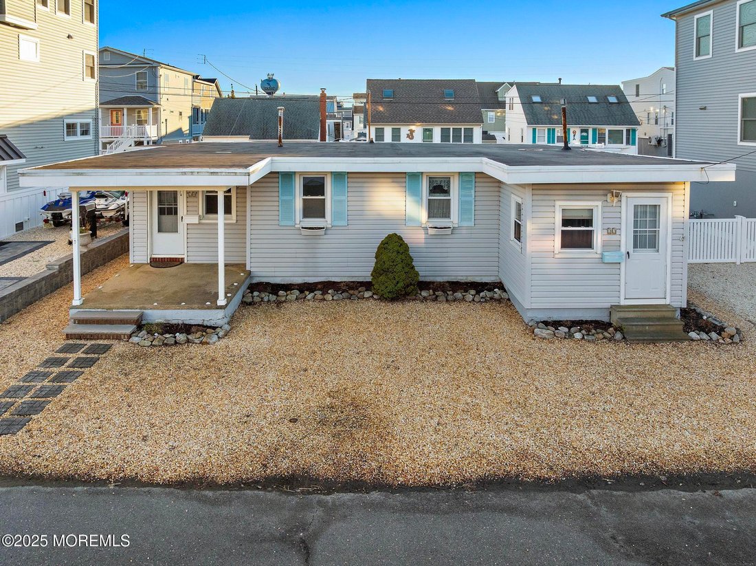 House in Ship Bottom, New Jersey, United States 1 - 16605884