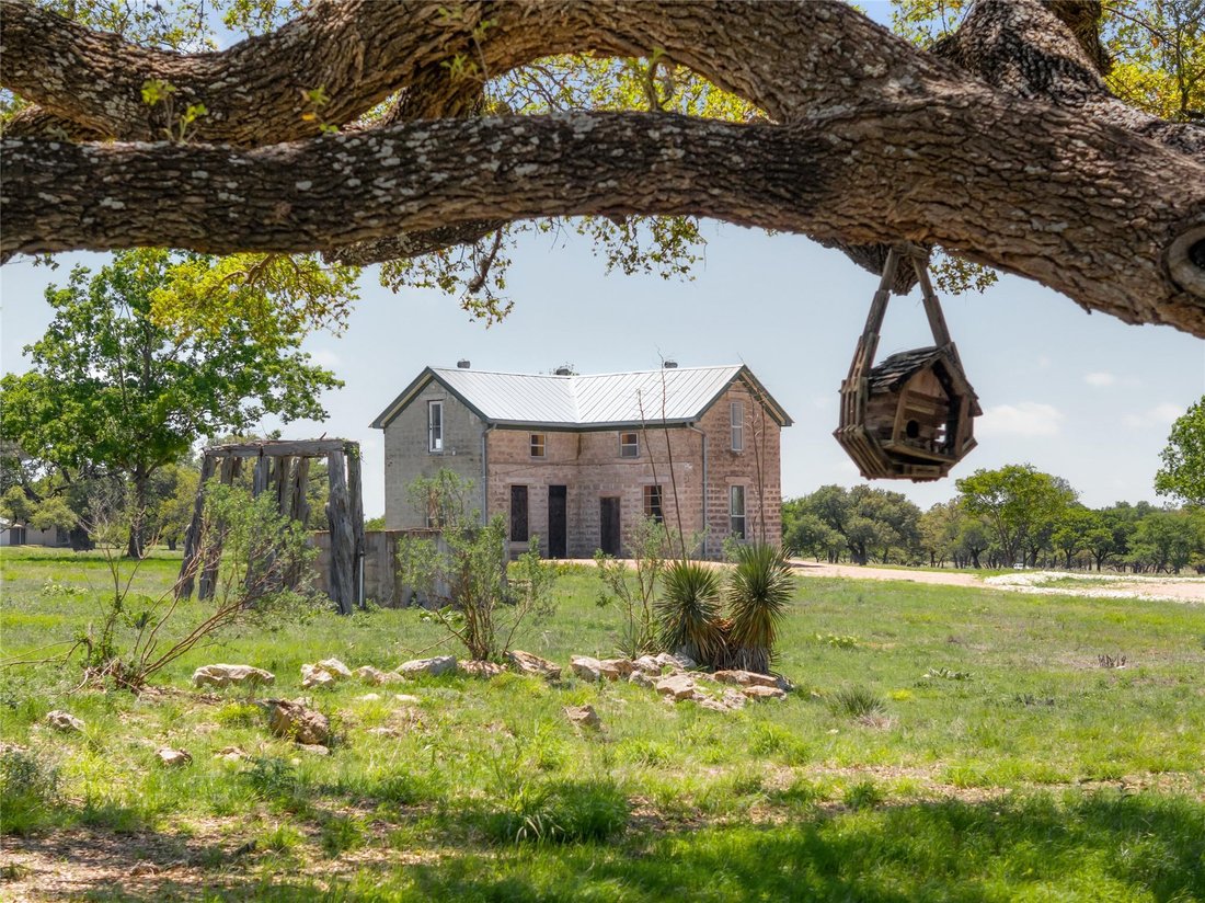 House in Hye, Texas, United States 2 - 16596609