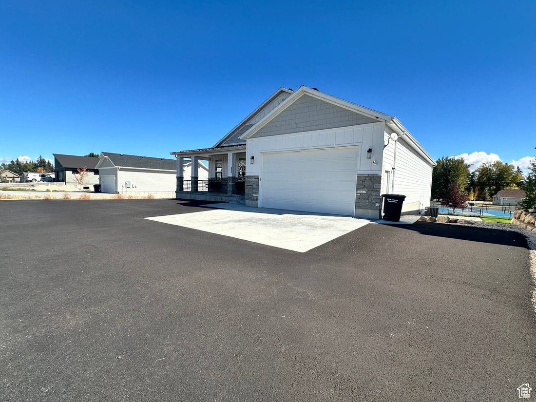 House in Garden, Utah, United States 3 - 16594080