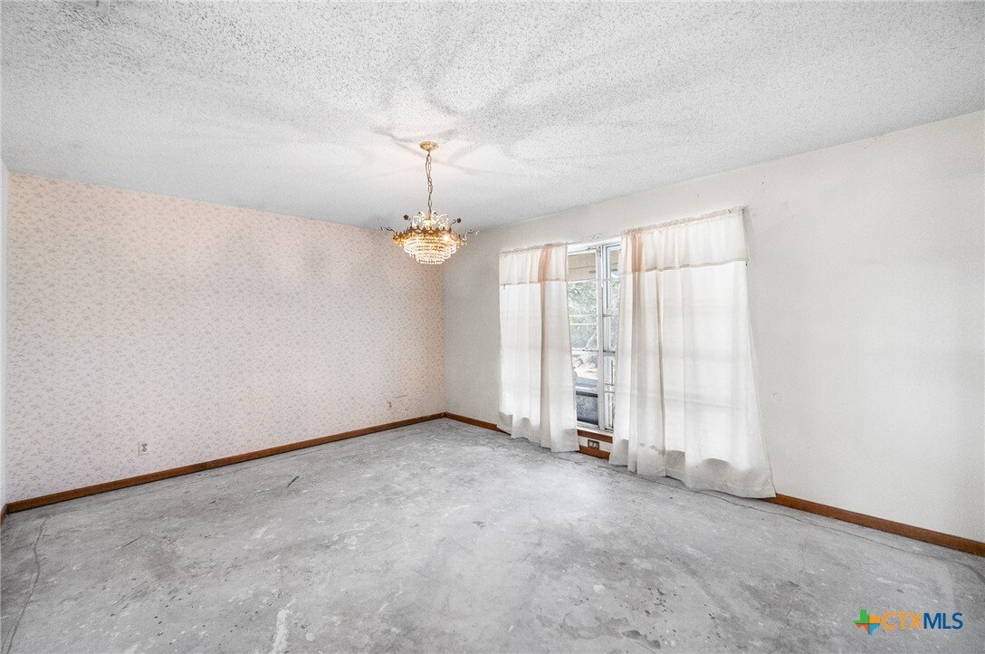 House in Devine, Texas, United States 4 - 16584422
