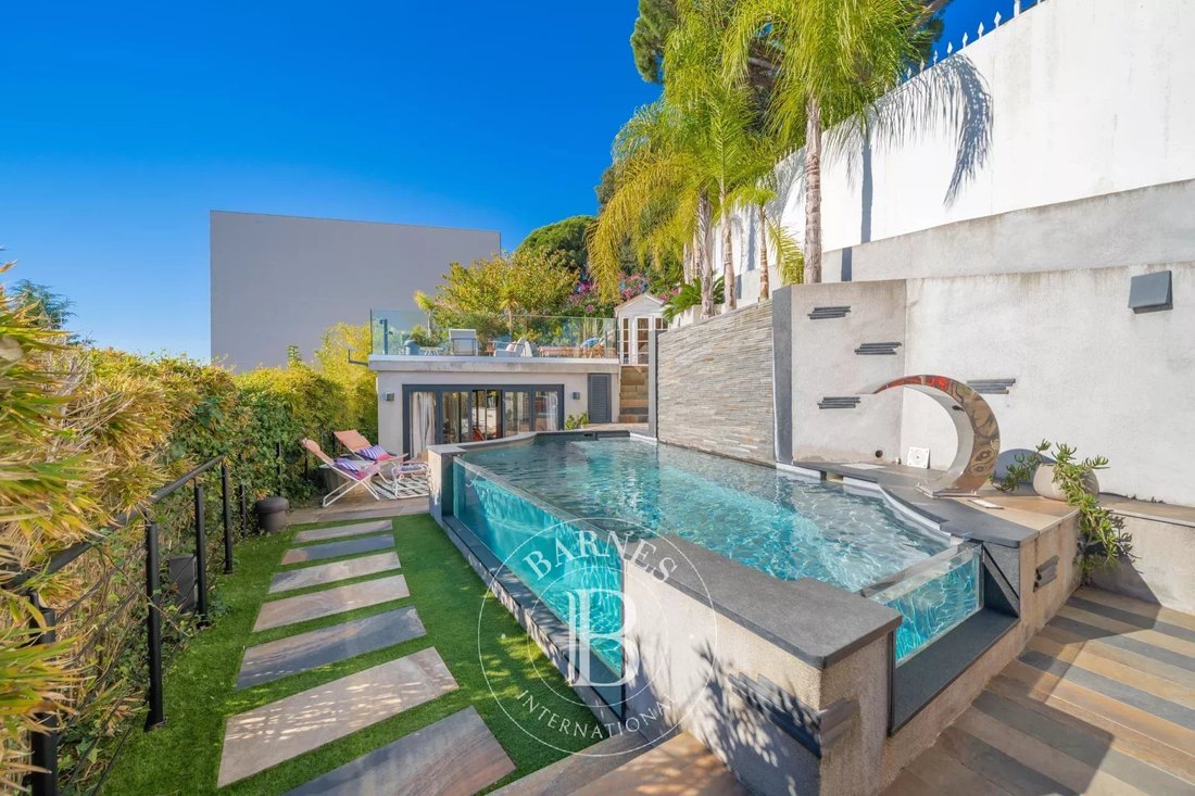 Villa in Cannes, Provence-Alpes-Côte d'Azur, France 3 - 16582368