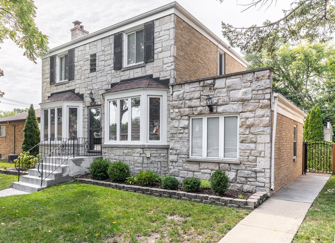 House in Morton Grove, Illinois, United States 3 - 16588025