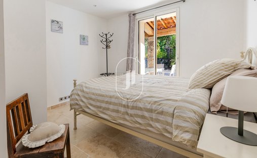 Beautiful Stone Property With Views And Pool