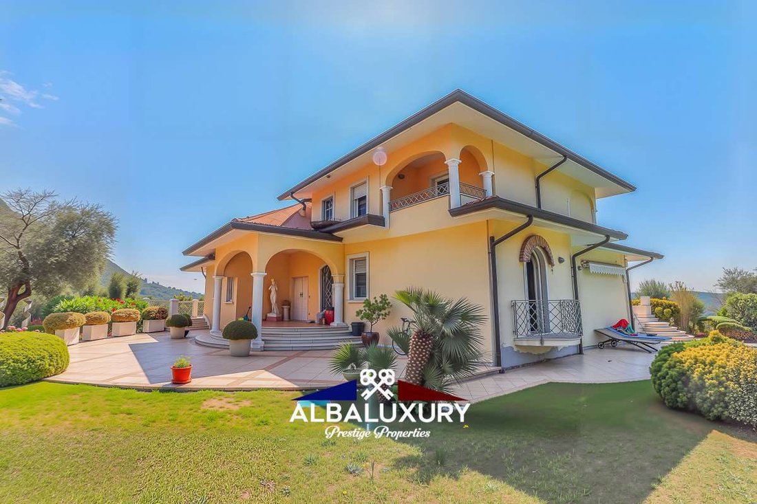 Villa in Roe, Lombardy, Italy 3 - 16605969