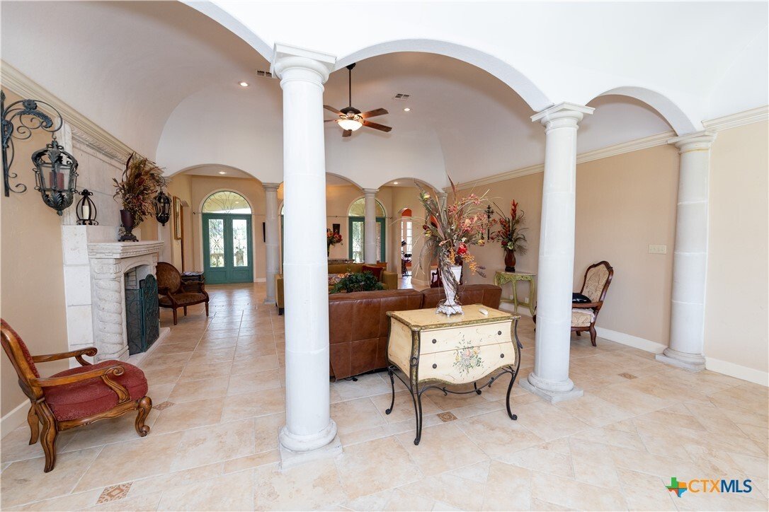 House in Yoakum, Texas, United States 3 - 16584623