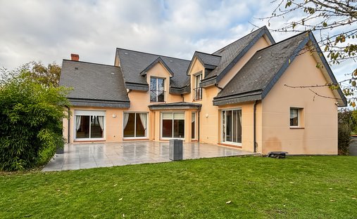 House in Centre, Le Mesnil-Esnard, France 1
