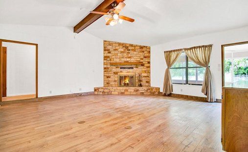 House in Cedar Creek, Texas, United States 1