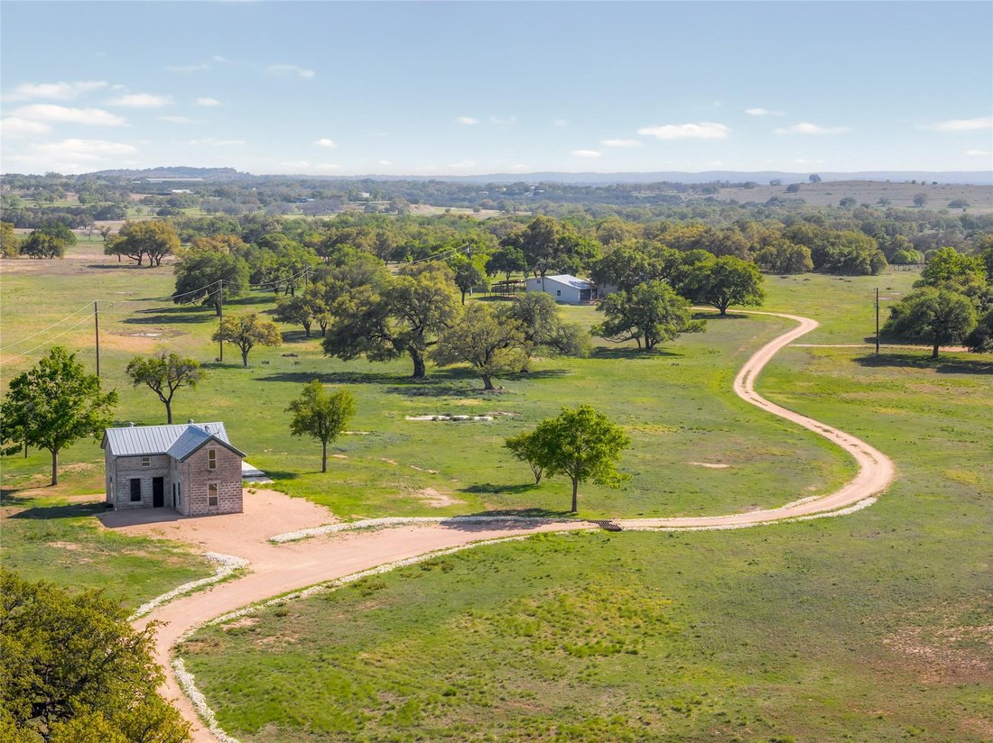 House in Hye, Texas, United States 1 - 16596609