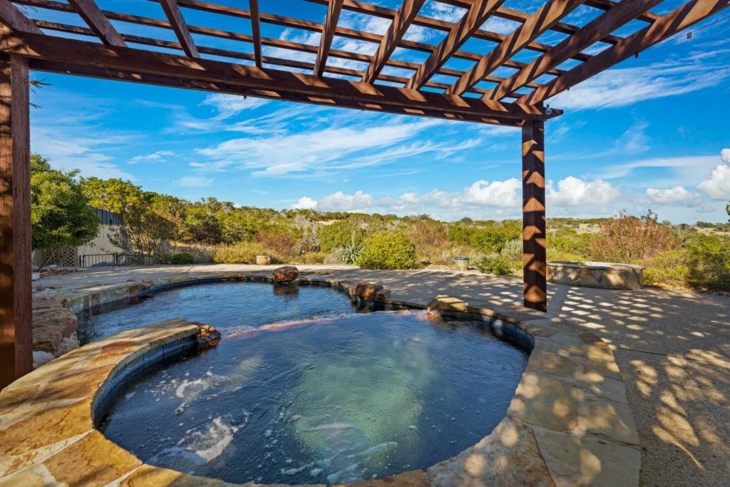 House in Kerrville, Texas, United States 4 - 16605223