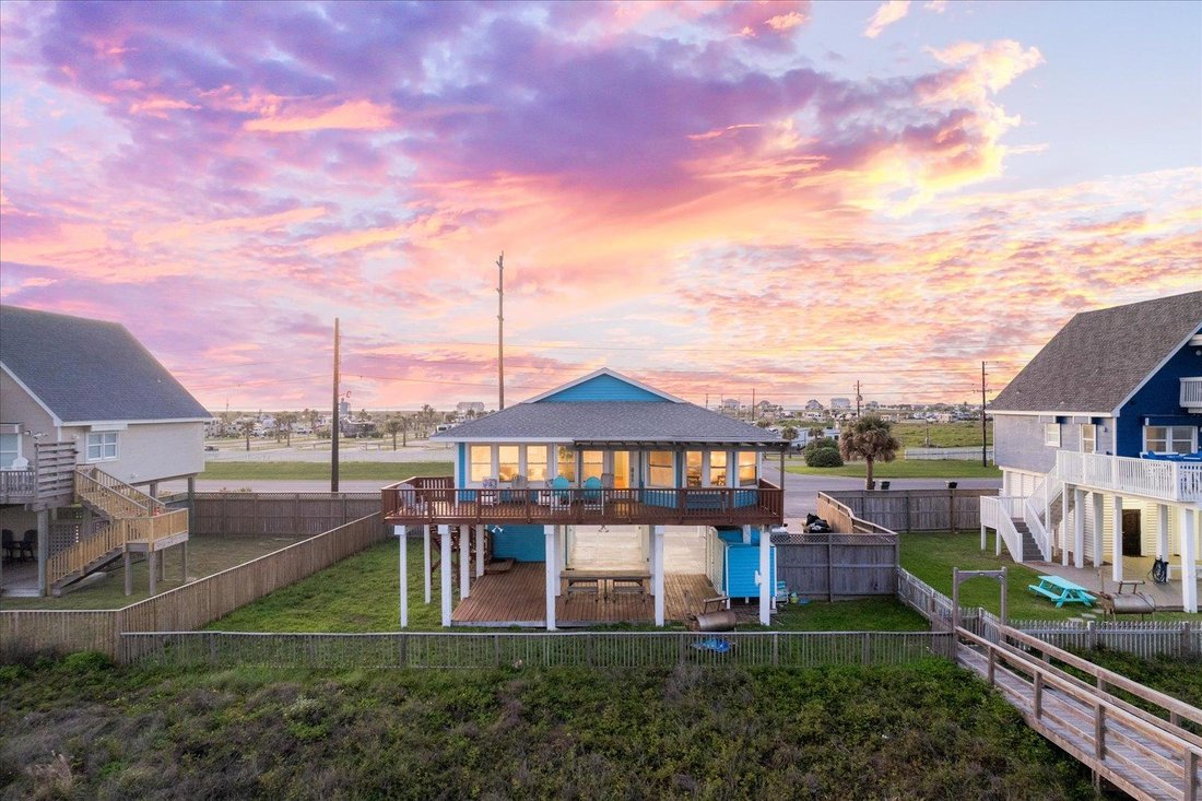 House in Galveston, Texas, United States 2 - 16588435