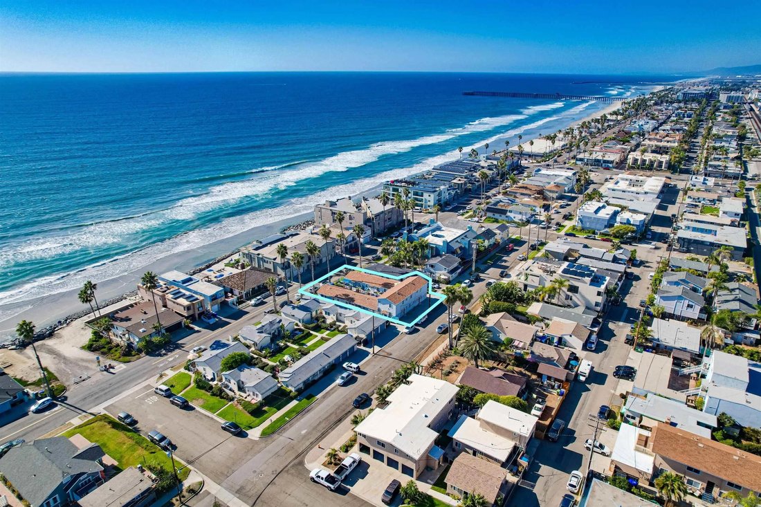 Oceanside, California, United States 3 - 16596450