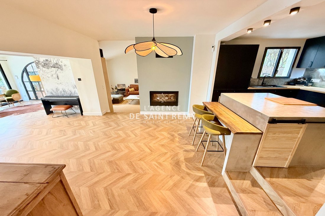 Villa in Les Baux-de-Provence, Provence-Alpes-Côte d'Azur, France 5 - 16602826