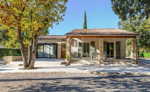 Beautiful Stone Property With Views And Pool