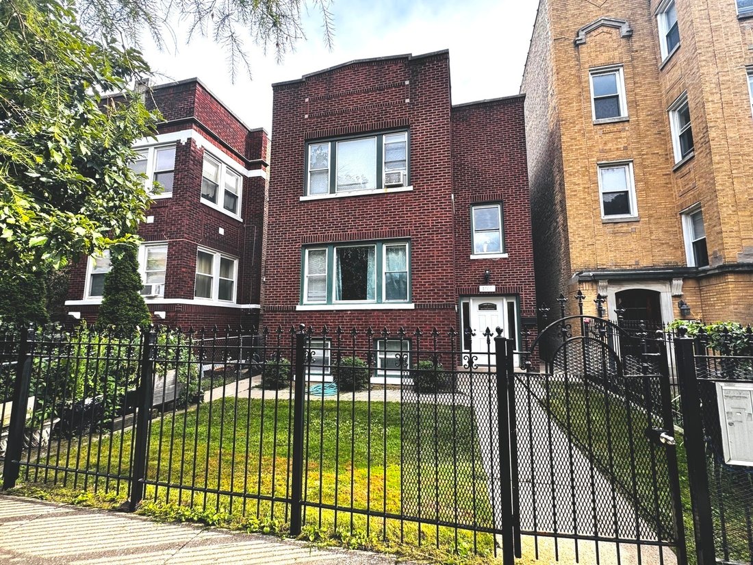 Chicago, Illinois, United States 1 - 16587435
