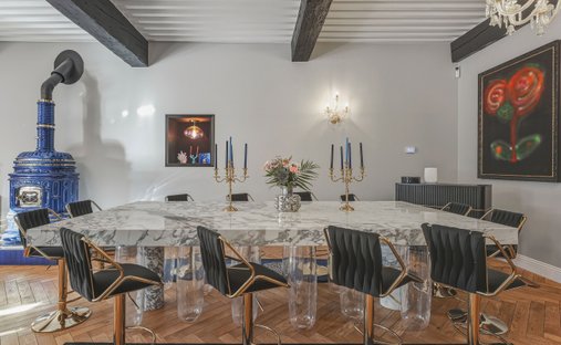 Castle for Sale in Saint-Julien-en-Genevois, Auvergne-Rhône-Alpes, France