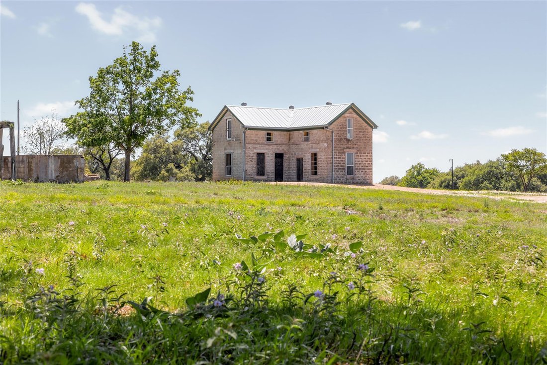 House in Hye, Texas, United States 4 - 16596609