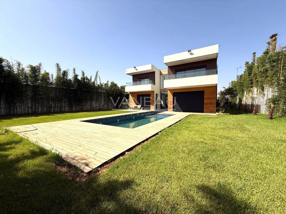 Villa in Bouskoura, Casablanca-Settat, Morocco 1 - 16605878